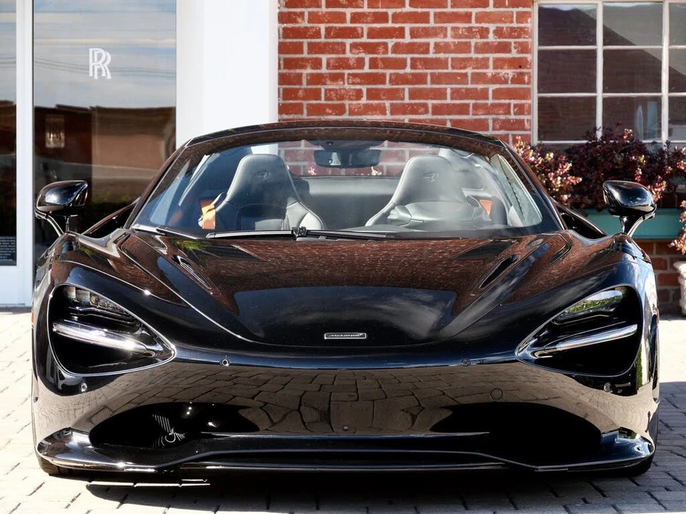 2026 McLaren 750S Spider - Image 2 of 26