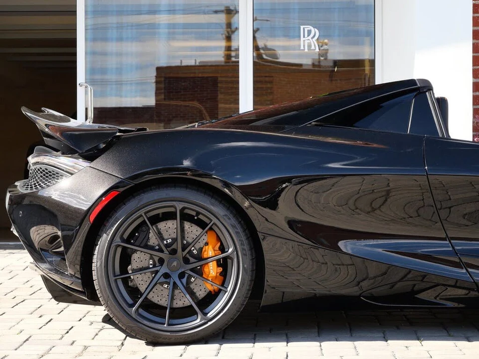 2026 McLaren 750S Spider - Image 14 of 26