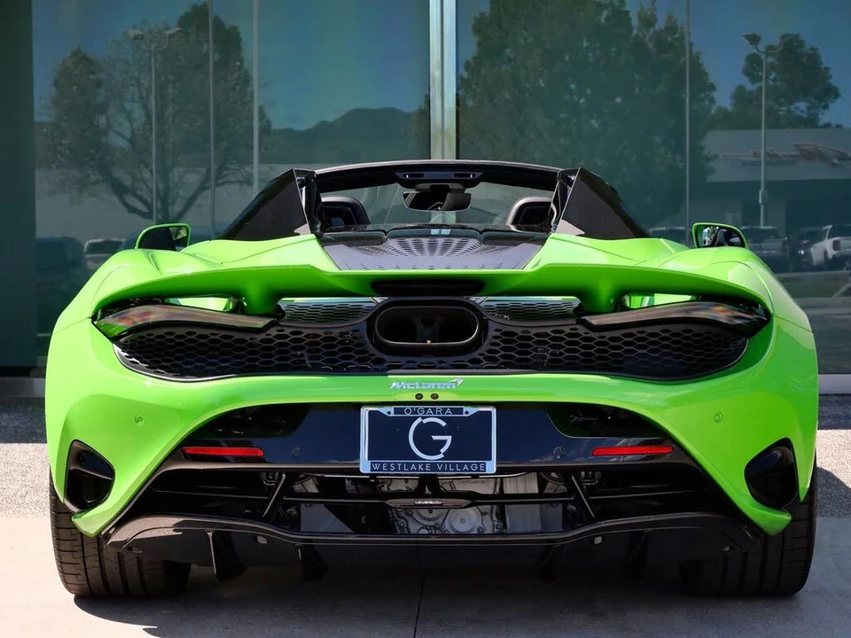 2026 McLaren 750S Spider - Image 5 of 27