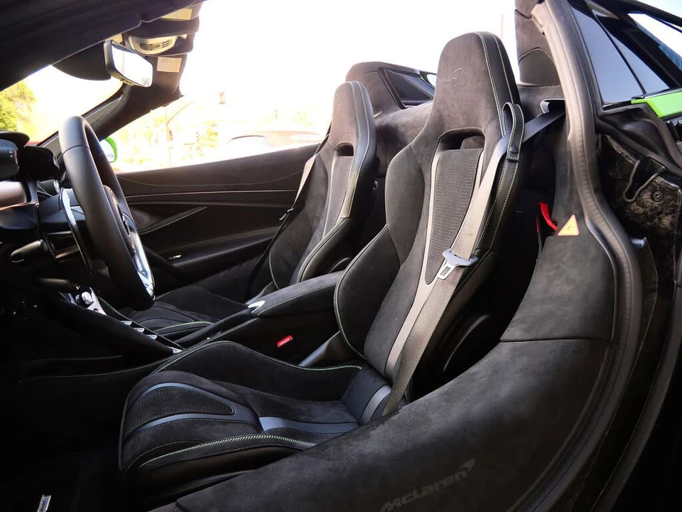 2026 McLaren 750S Spider - Image 23 of 27