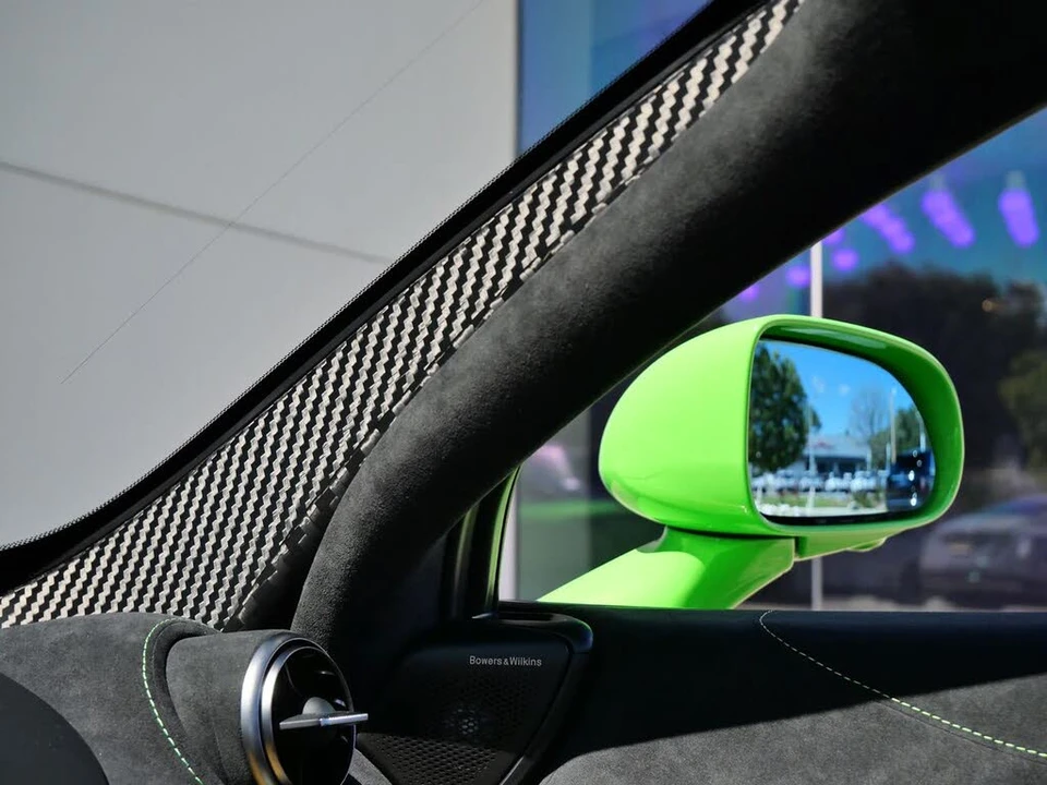 2026 McLaren 750S Spider - Image 13 of 27