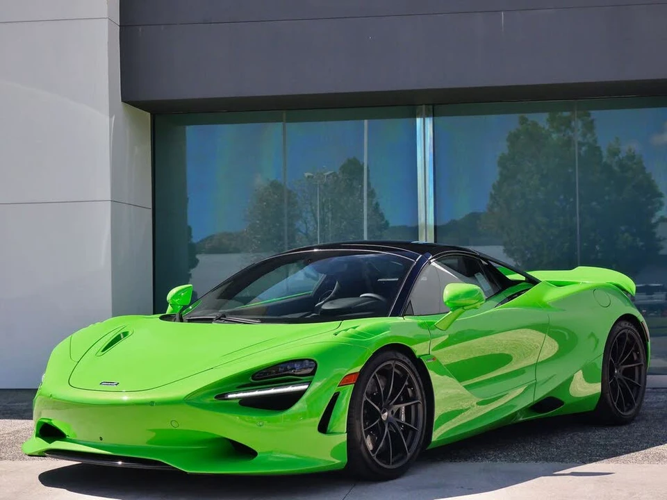 2026 McLaren 750S Spider - Image 19 of 27