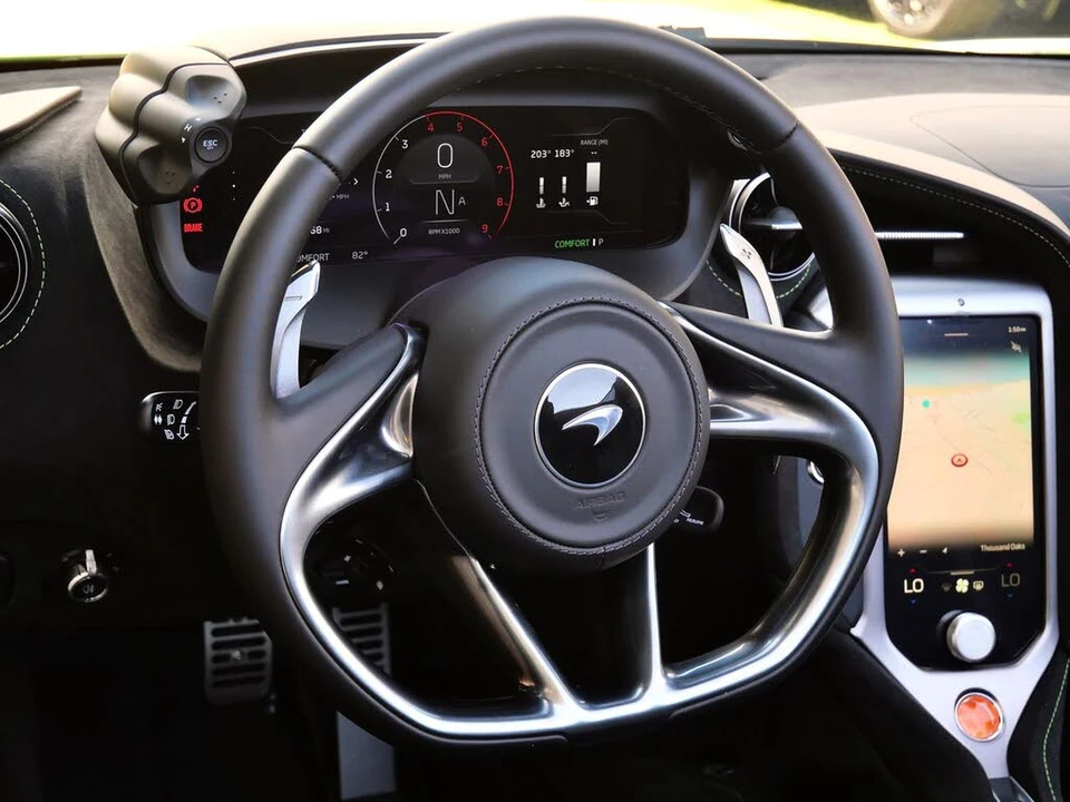 2026 McLaren 750S Spider - Image 9 of 27