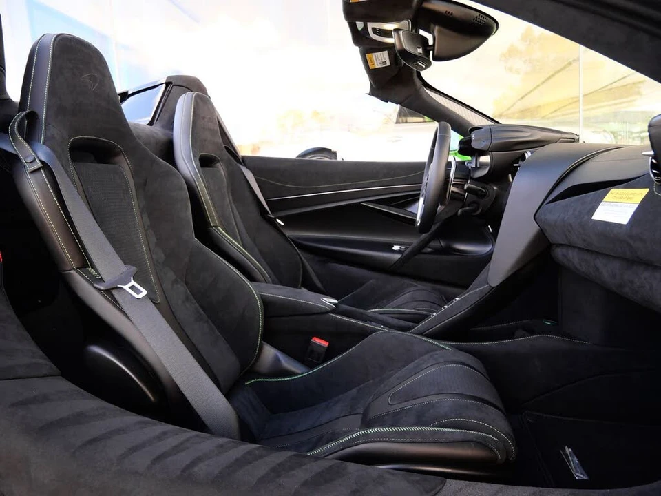2026 McLaren 750S Spider - Image 11 of 27