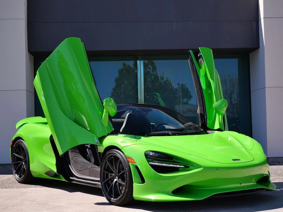 2026 McLaren 750S Spider - Image 17 of 27