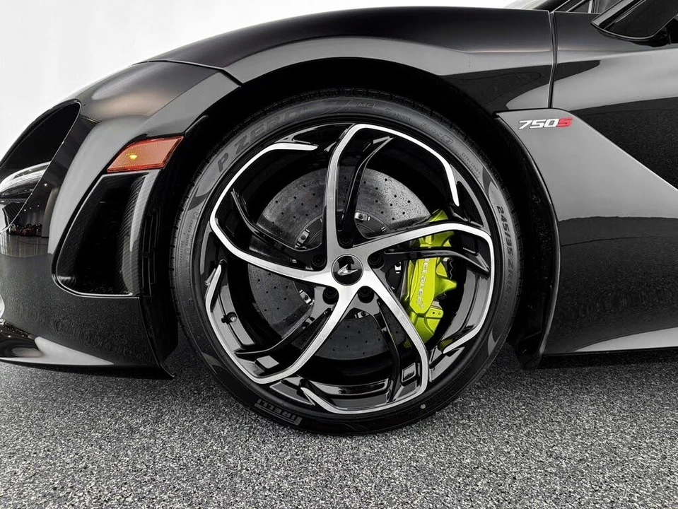 2026 McLaren 750S Spider - Image 30 of 31