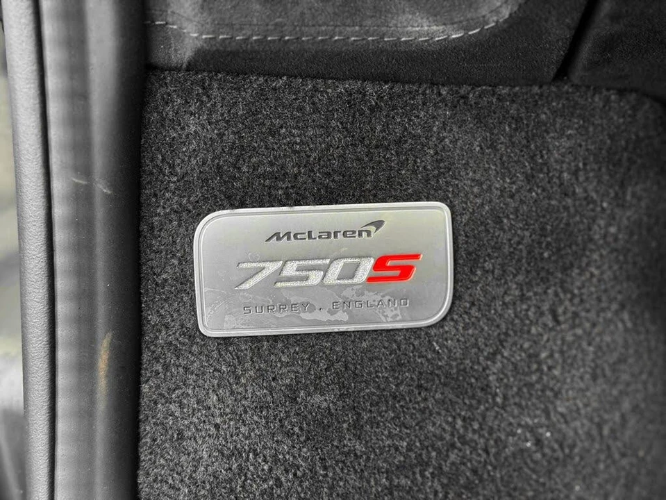 2026 McLaren 750S Spider - Image 17 of 31