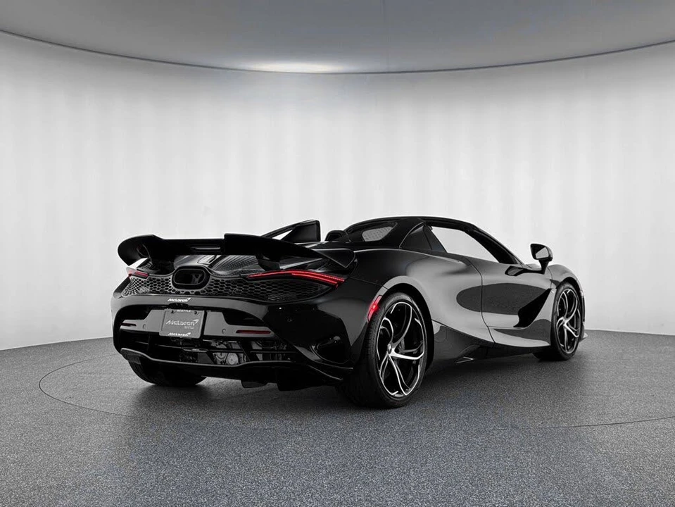 2026 McLaren 750S Spider - Image 6 of 31