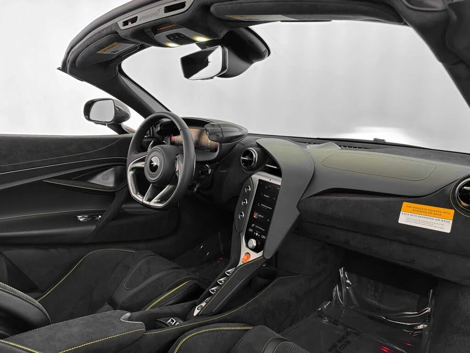 2026 McLaren 750S Spider - Image 24 of 31