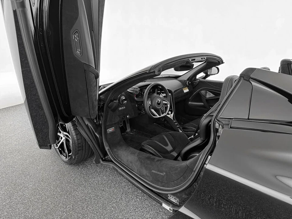 2026 McLaren 750S Spider - Image 12 of 31