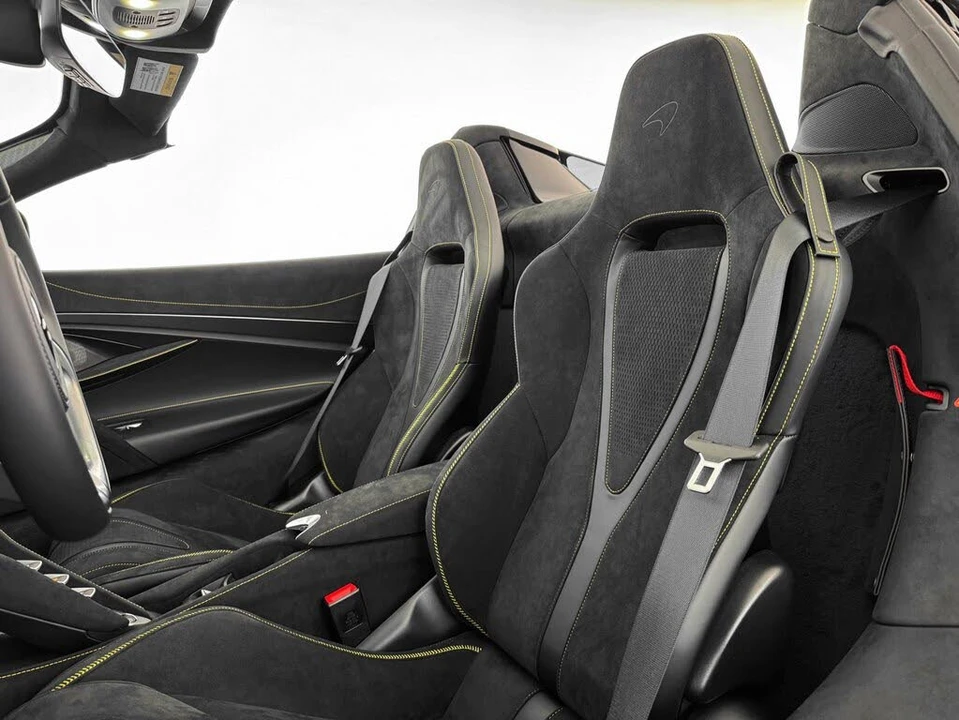 2026 McLaren 750S Spider - Image 14 of 31