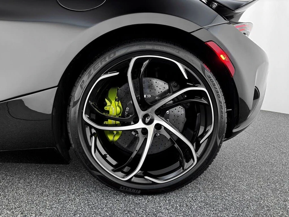 2026 McLaren 750S Spider - Image 31 of 31