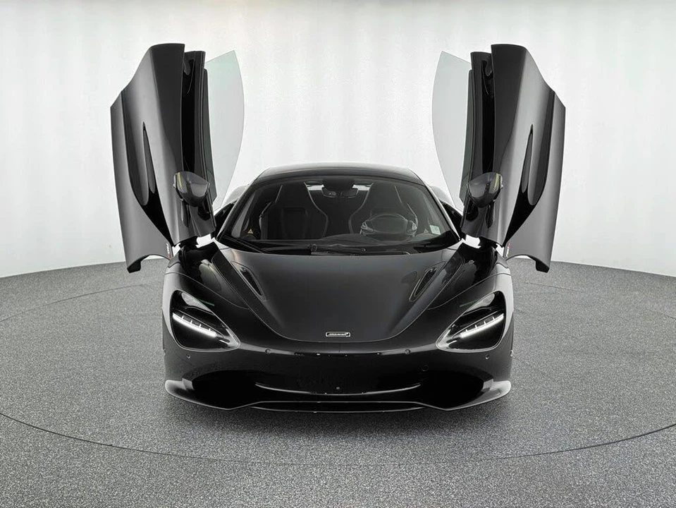 2026 McLaren 750S Spider - Image 9 of 31