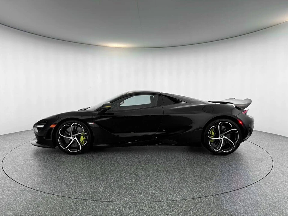 2026 McLaren 750S Spider - Image 2 of 31