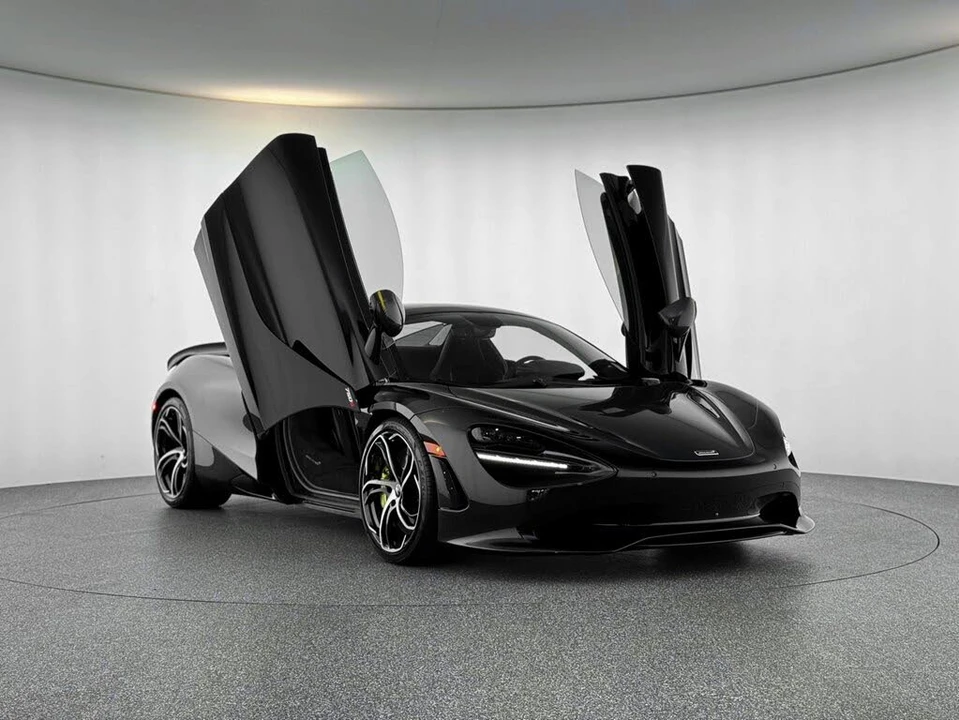 2026 McLaren 750S Spider - Image 8 of 31