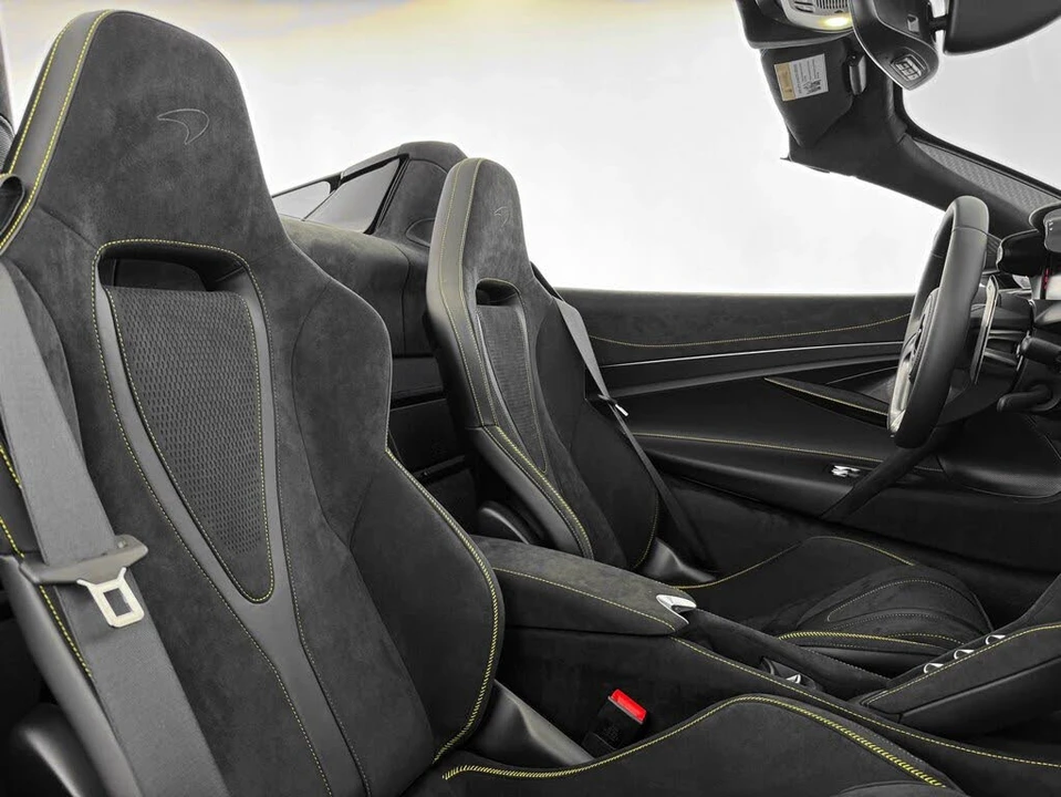 2026 McLaren 750S Spider - Image 23 of 31