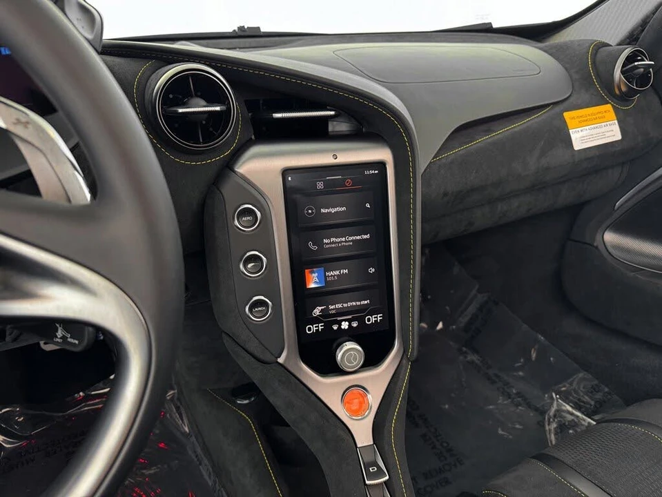 2026 McLaren 750S Spider - Image 18 of 31