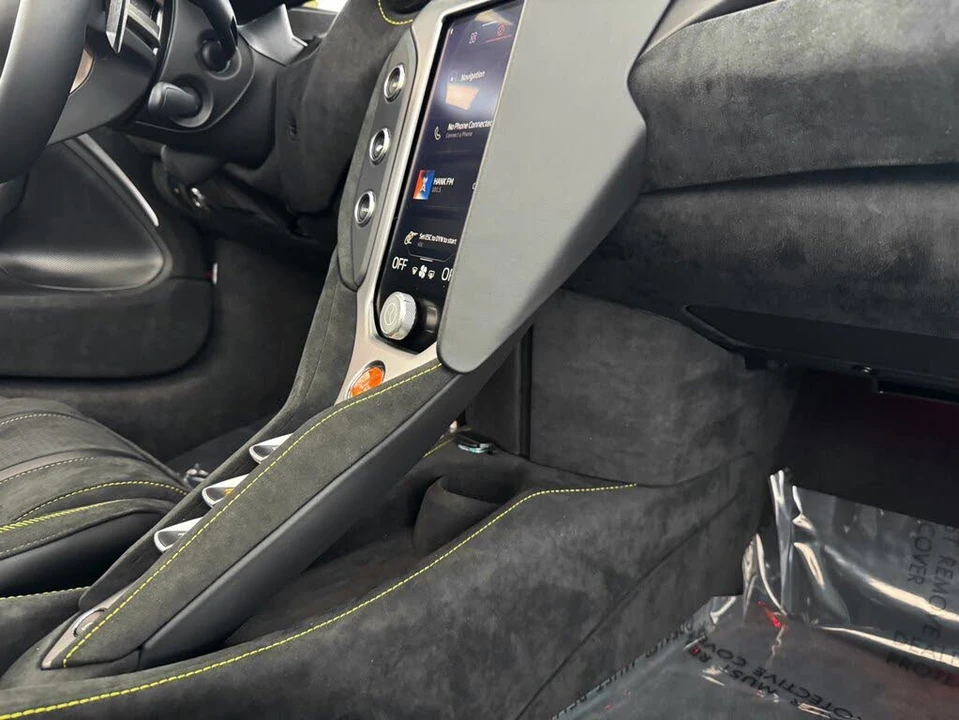 2026 McLaren 750S Spider - Image 25 of 31