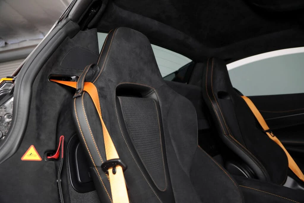 2026 McLaren 750S Spider - Image 29 of 31