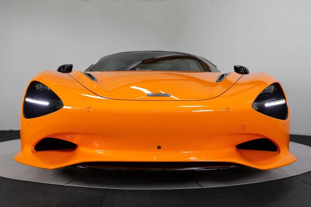 2026 McLaren 750S Spider - Image 16 of 31