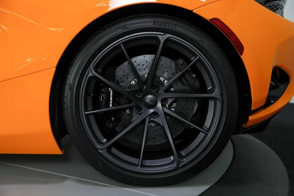 2026 McLaren 750S Spider - Image 21 of 31