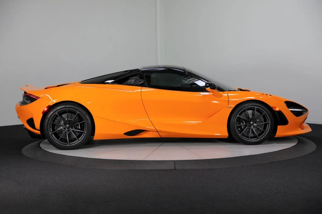 2026 McLaren 750S Spider - Image 10 of 31