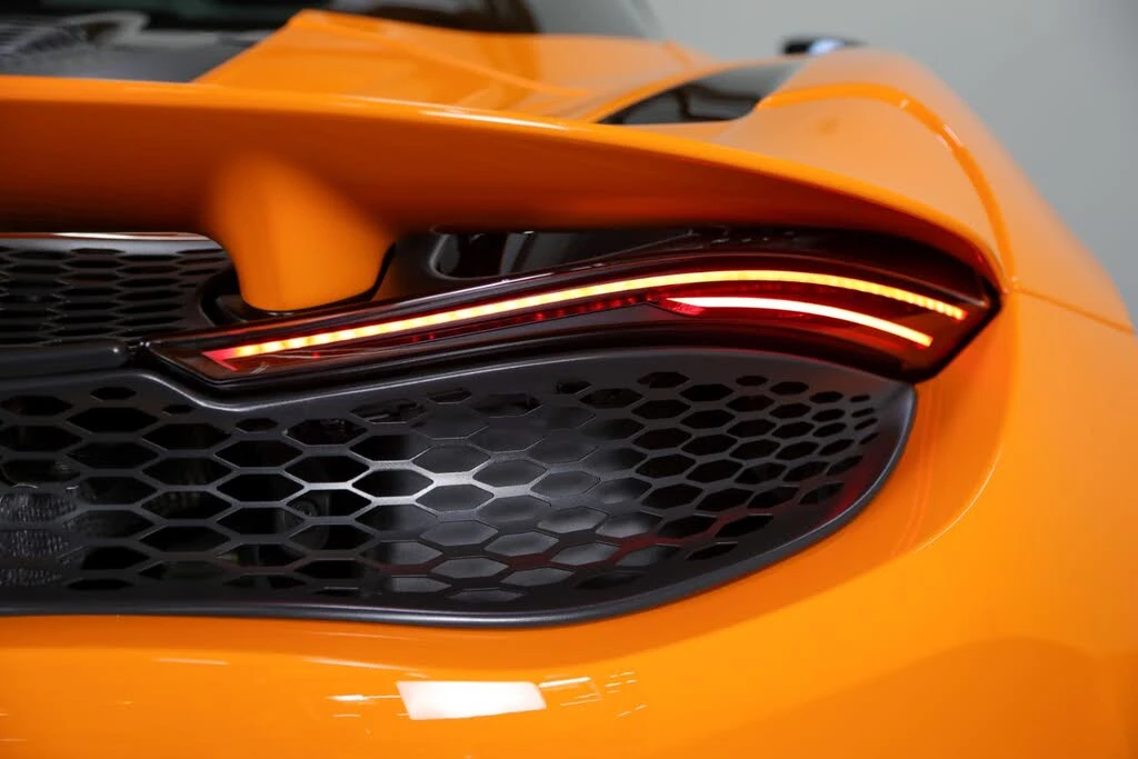 2026 McLaren 750S Spider - Image 24 of 31