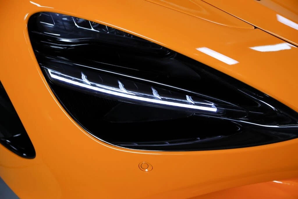 2026 McLaren 750S Spider - Image 13 of 31