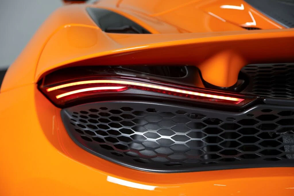 2026 McLaren 750S Spider - Image 22 of 31