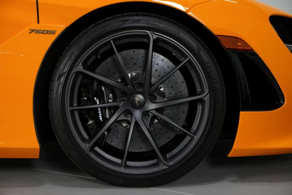 2026 McLaren 750S Spider - Image 28 of 31