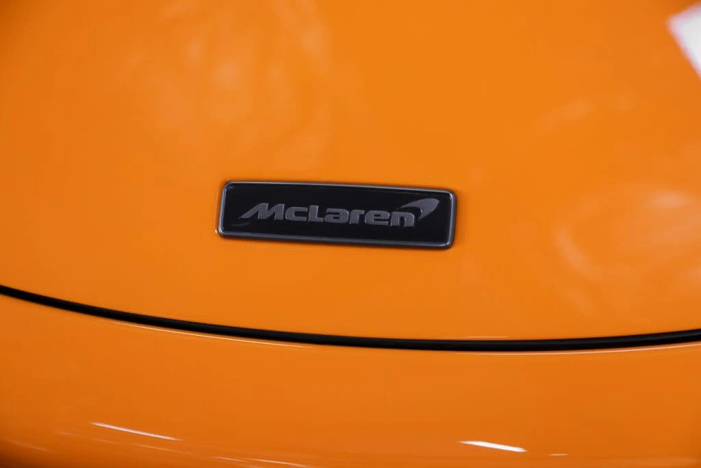 2026 McLaren 750S Spider - Image 14 of 31
