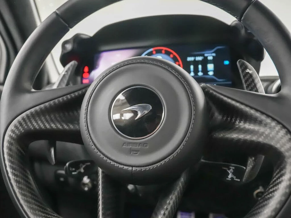 2026 McLaren 750S Spider - Image 27 of 31