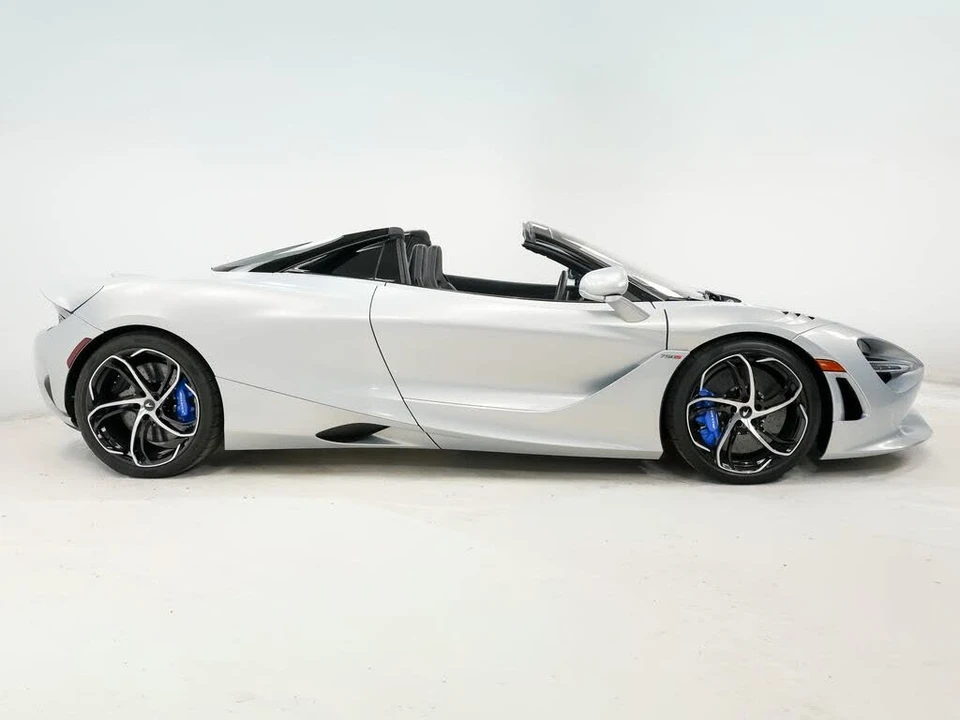 2026 McLaren 750S Spider - Image 9 of 31