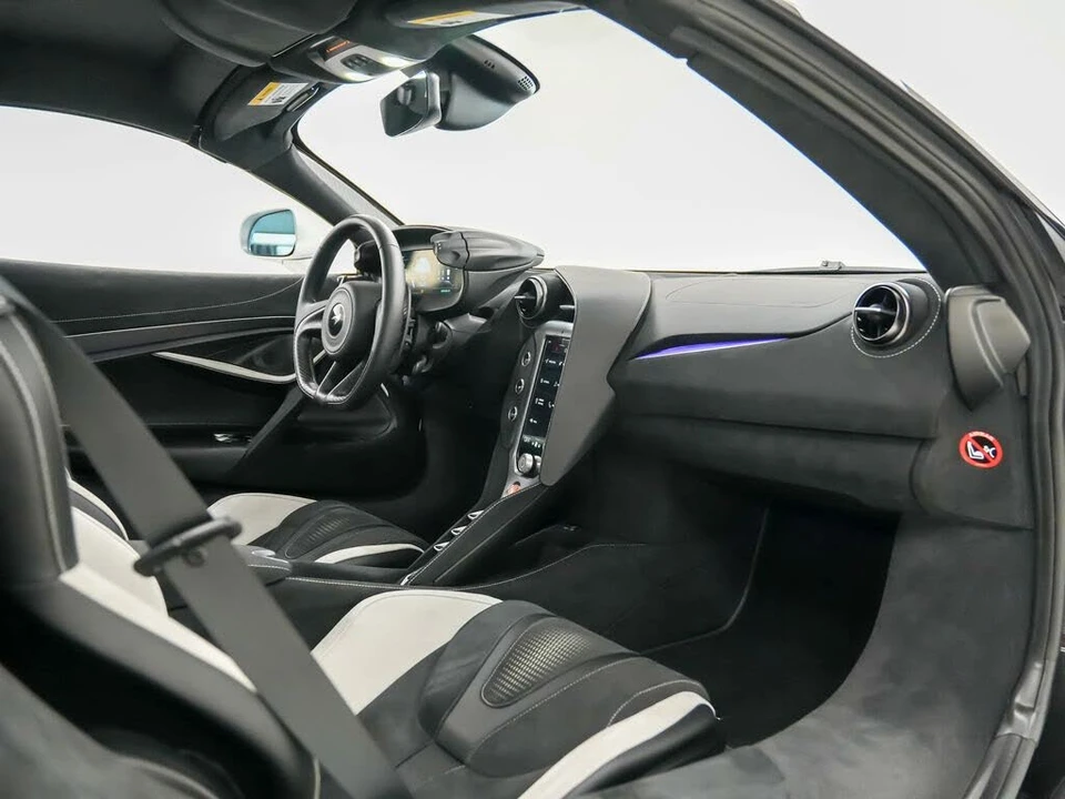 2026 McLaren 750S Spider - Image 15 of 31