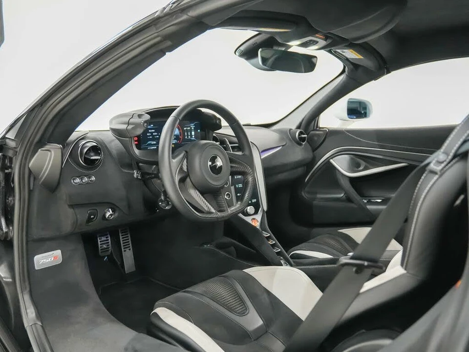 2026 McLaren 750S Spider - Image 4 of 31