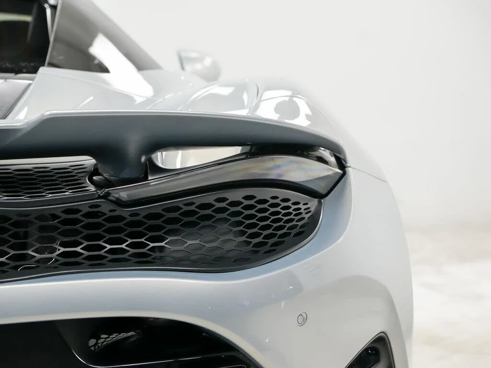 2026 McLaren 750S Spider - Image 12 of 31