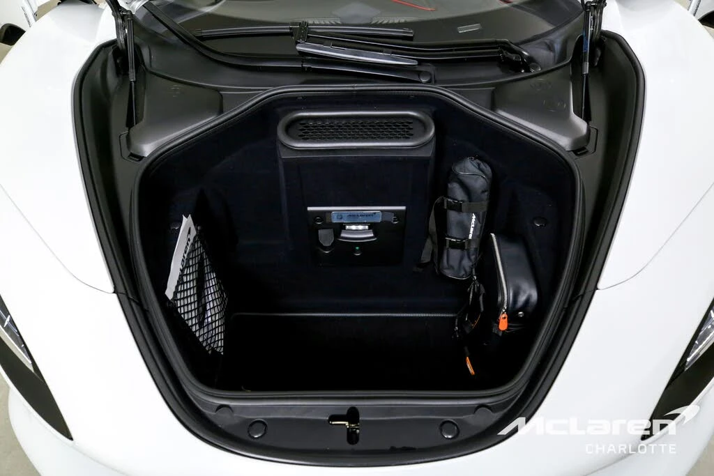 2026 McLaren 750S Spider - Image 17 of 31