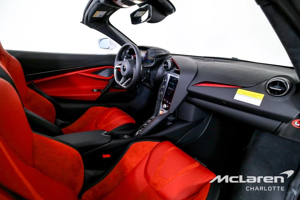 2026 McLaren 750S Spider - Image 20 of 31