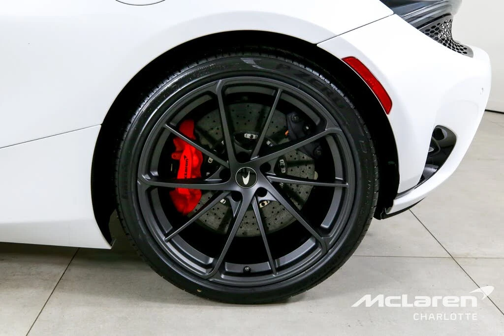 2026 McLaren 750S Spider - Image 28 of 31