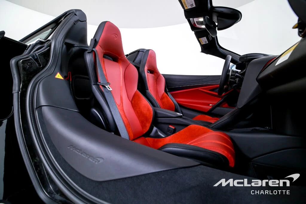 2026 McLaren 750S Spider - Image 19 of 31