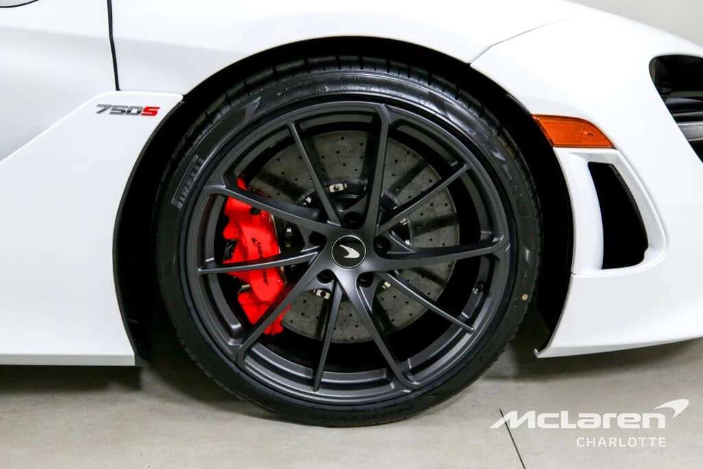 2026 McLaren 750S Spider - Image 26 of 31