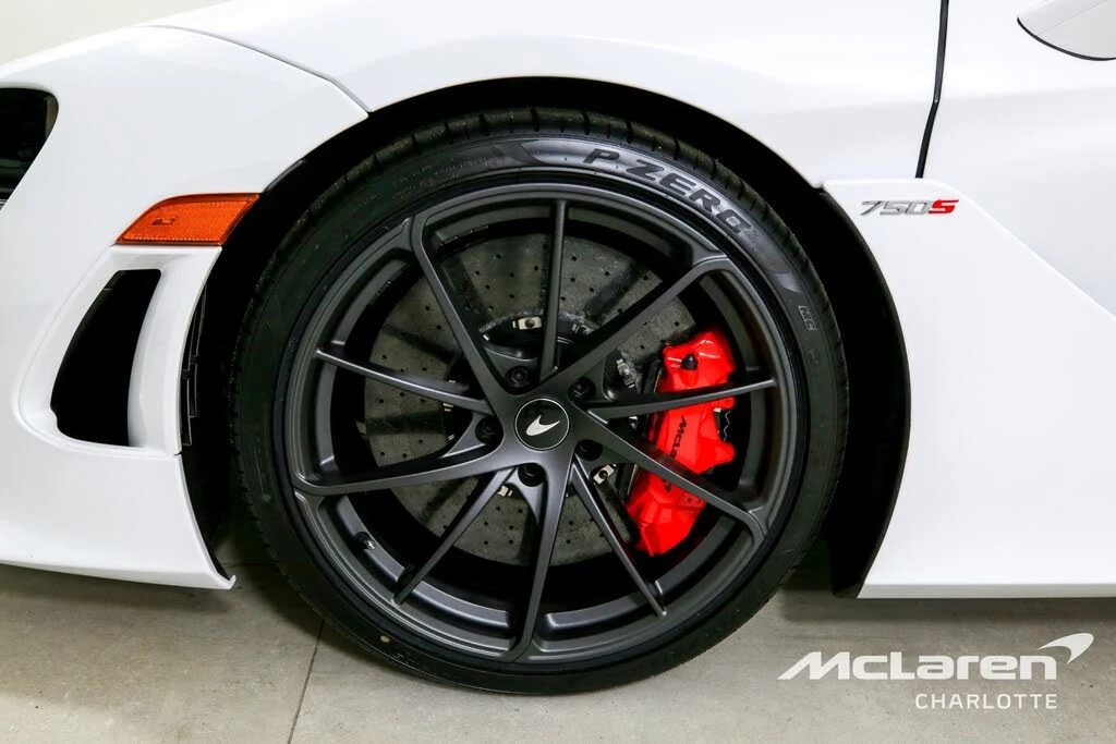 2026 McLaren 750S Spider - Image 27 of 31