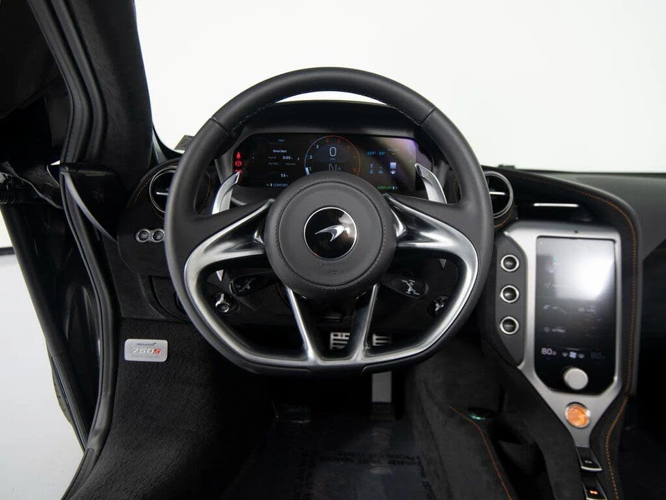 2026 McLaren 750S Spider - Image 16 of 31