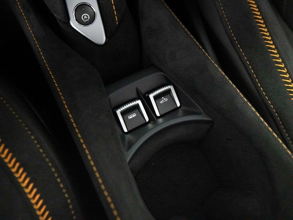 2026 McLaren 750S Spider - Image 24 of 31