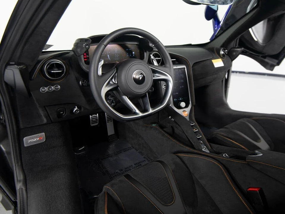 2026 McLaren 750S Spider - Image 15 of 31