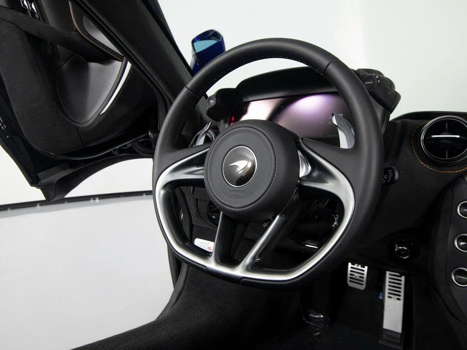 2026 McLaren 750S Spider - Image 27 of 31