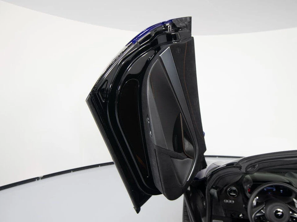 2026 McLaren 750S Spider - Image 11 of 31