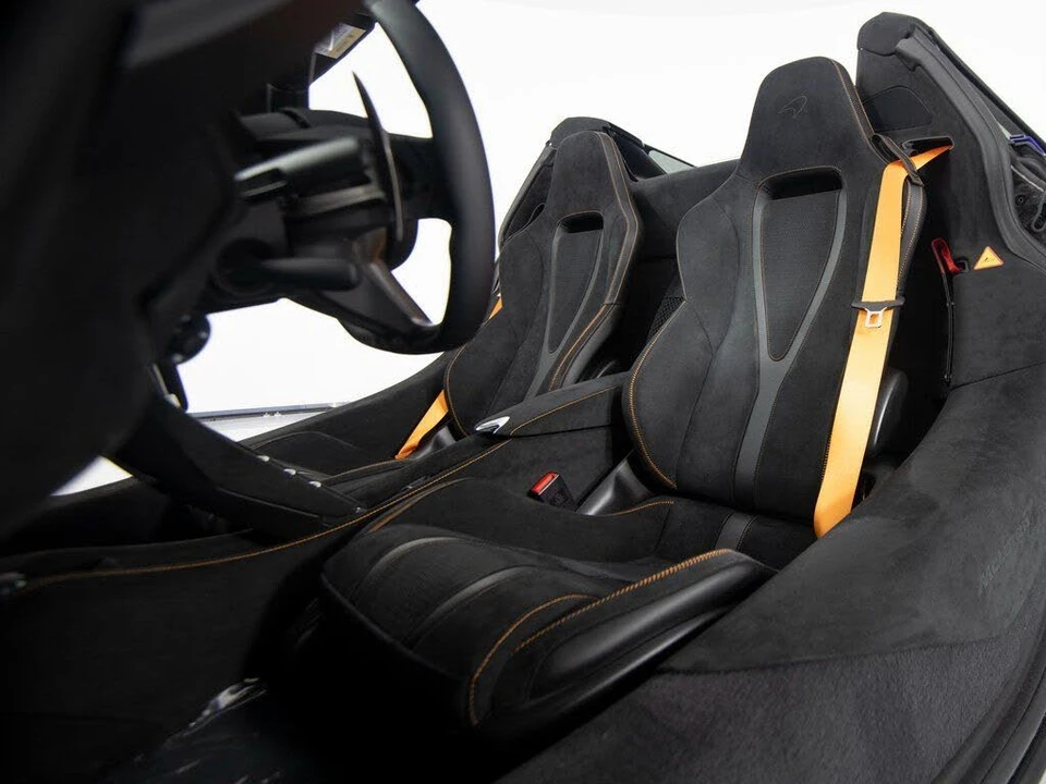 2026 McLaren 750S Spider - Image 29 of 31