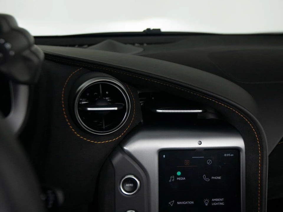 2026 McLaren 750S Spider - Image 20 of 31