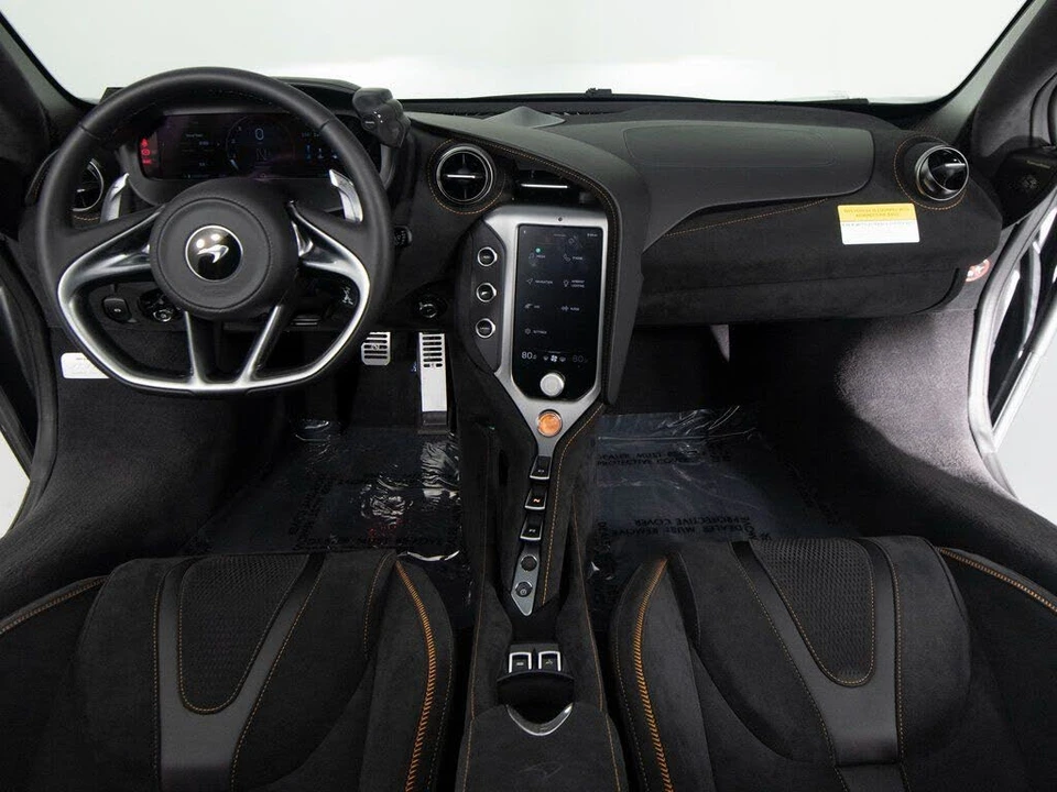2026 McLaren 750S Spider - Image 28 of 31